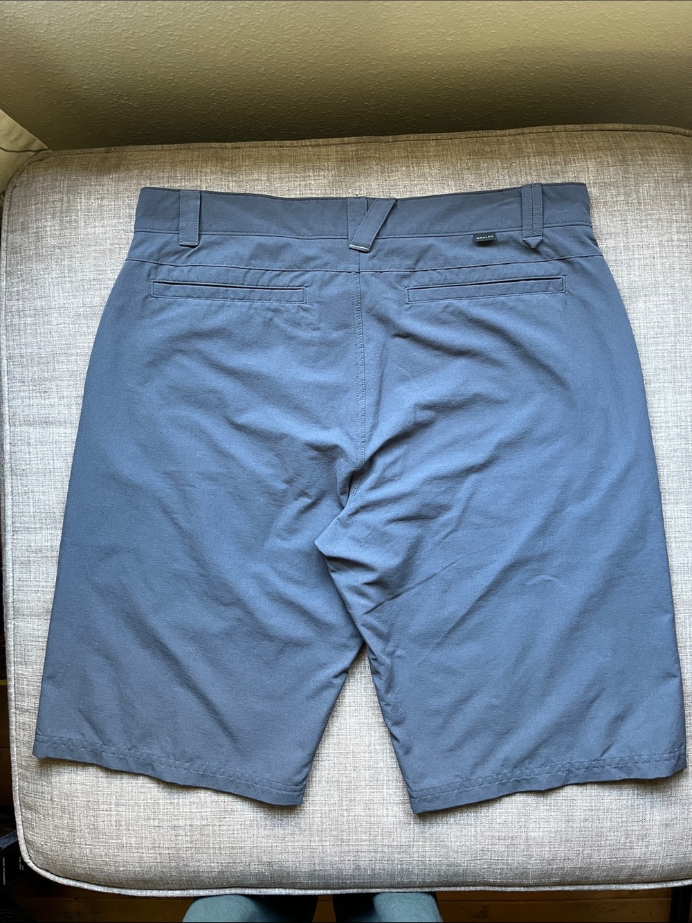 Oakley Men's Gray Shorts 34 - Picture 3 of 4